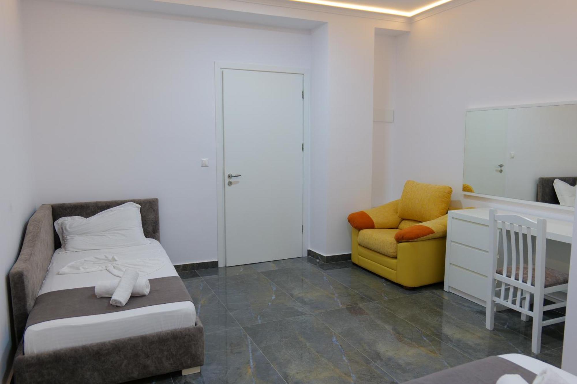 Era Hotel 3*