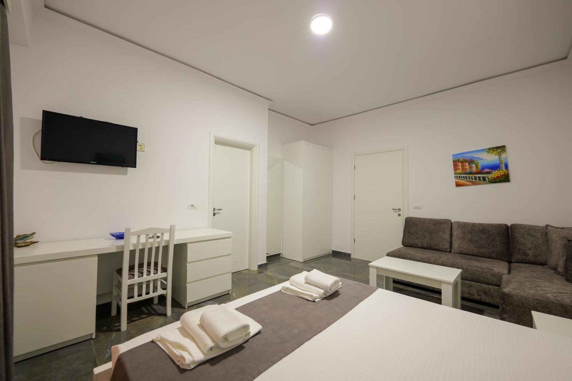 Era Hotel
